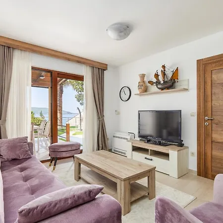 Meridian 4* Budva