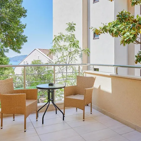 Meridian 4*