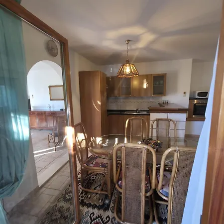 Meridian 4* Μπούντβα