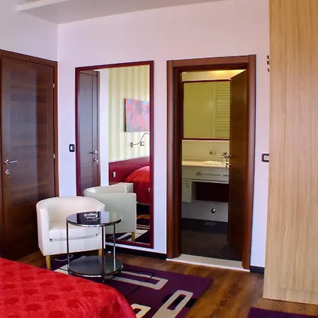 Meridian Hotel 4*