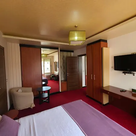 Meridian 4* Μπούντβα