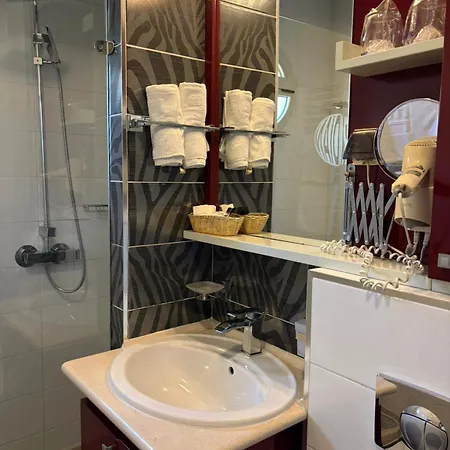 Meridian Hotel 4*
