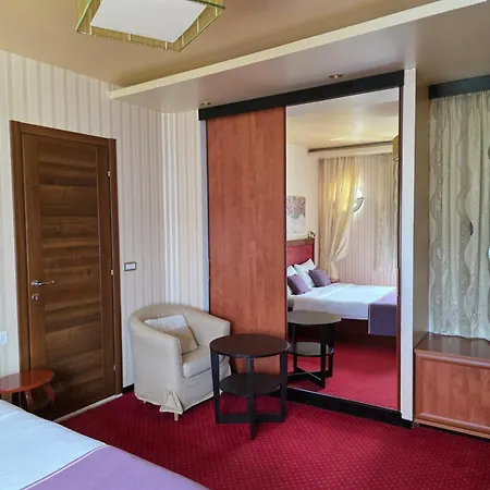 Meridian Hotel 4*