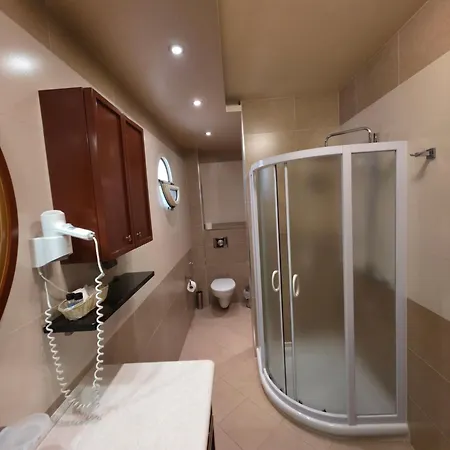Ξενοδοχείο Meridian 4*