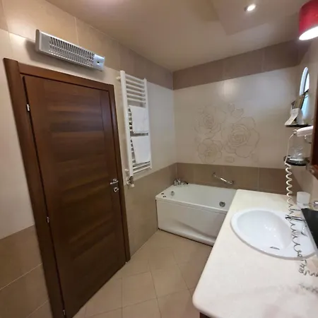 Meridian 4*