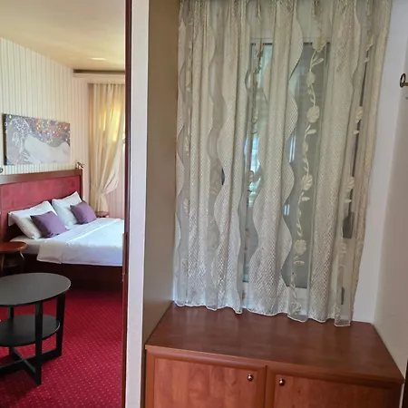 Meridian 4* Budva